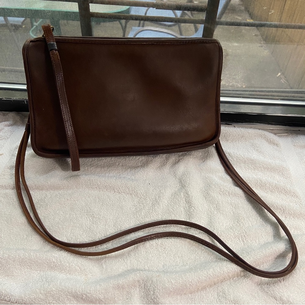 Vintage Leather Coach Basic Bag, Style No. 9455 | Offers welcome